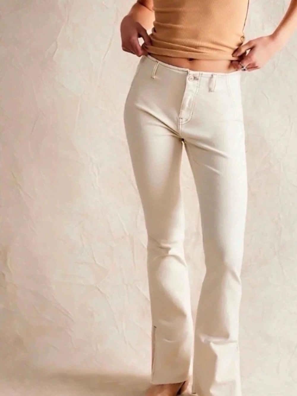 WE THE FREE • free People Level up slit slim flare jeans ecru cream size 29